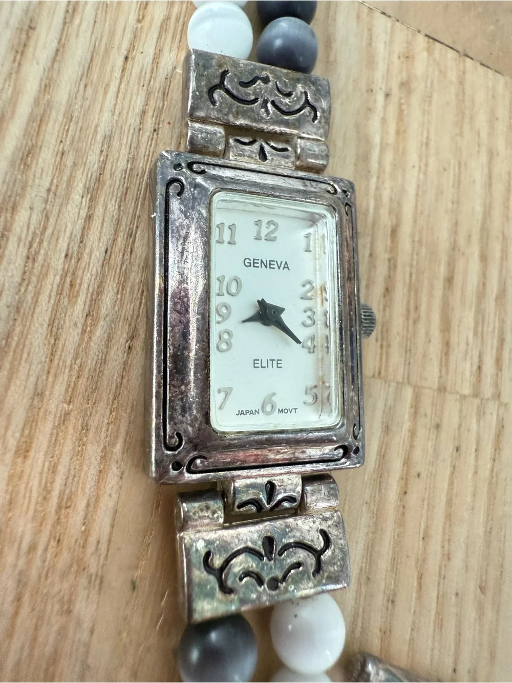 Geneva elite ladies silver tone beaded bracelet watch NEW BATTERY